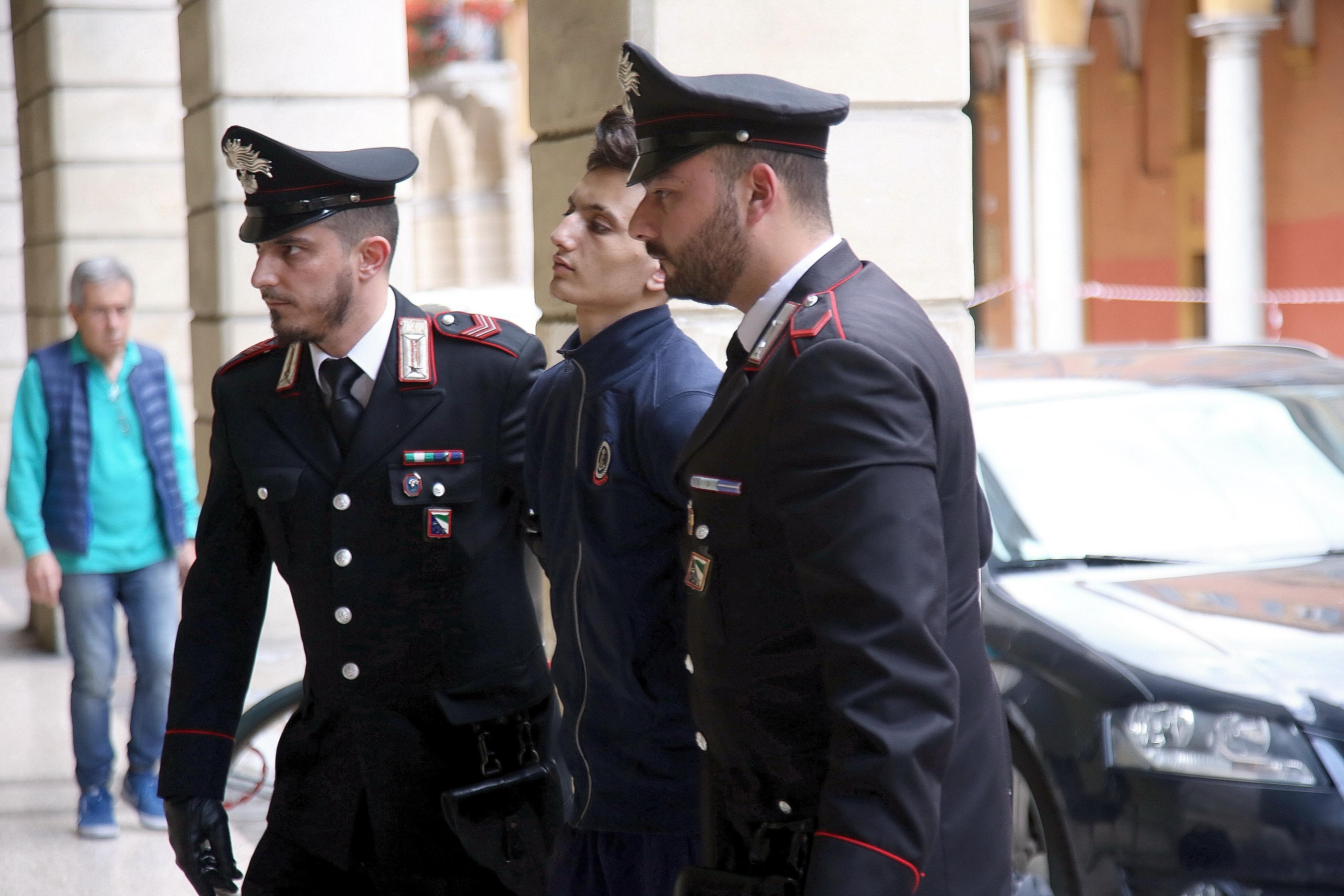 Rogo di Mirandola, resta in carcere l'autore dell'incendio