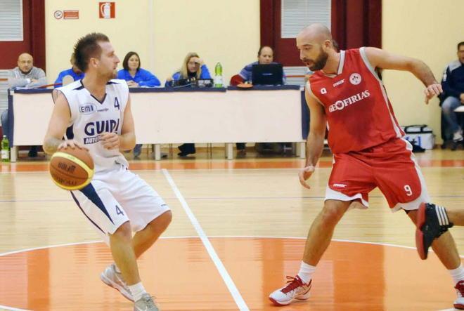 Guidi Venturina fatica, ma rimane al comando
