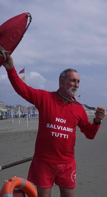 Il balneare pro migranti