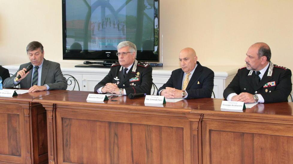 Bocelli e la banda dell’Arma sul palco di Villa Bertelli 