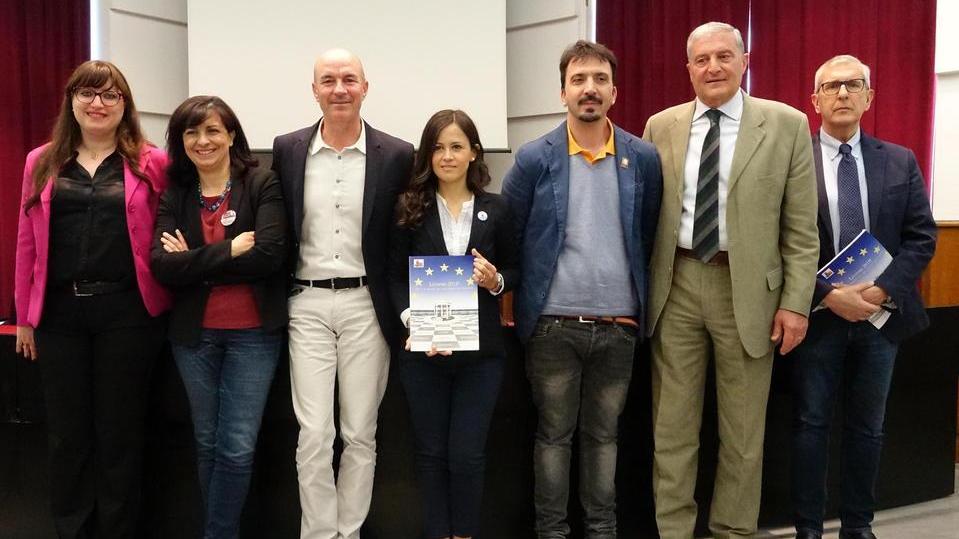 Candidati, ok all’Urban Center ma in ordine sparso sui rifiuti
