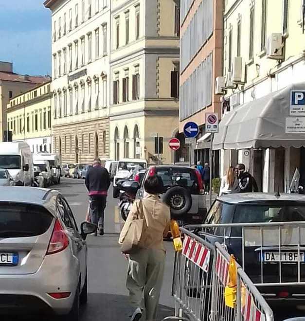 Transenne al mercato: proteste dei negozianti