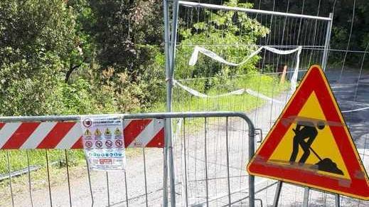 Caos per un cantiere Abitanti e ristoratori sul piede di guerra