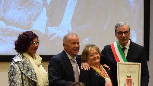 Oro, diamante e titanio San Miniato celebra l’amore indissolubile di 153 coppie di sposi