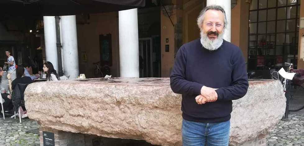 Antonio, il candidato Pd che ospita sei profughi «Ecco come integrare»