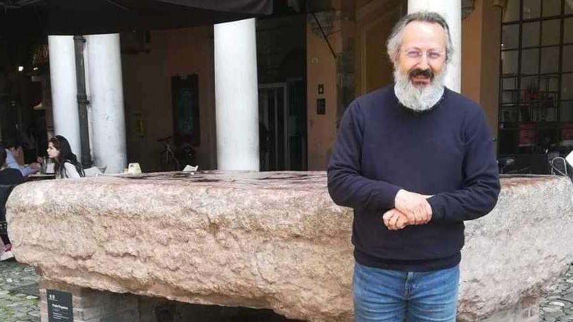 Antonio, il candidato Pd che ospita sei profughi «Ecco come integrare»