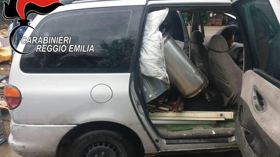 Sorpresi a rubare all'isola ecologica, denunciati tre uomini e una donna