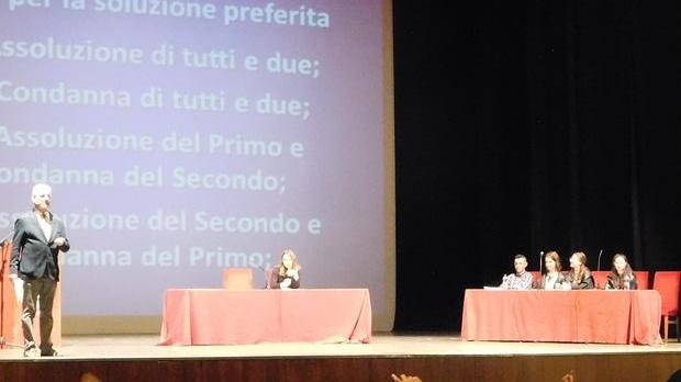 Per un giorno gli studenti diventano giudici e imputati
