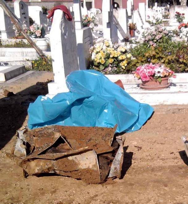 Identificate le urne risolto il giallo al cimitero 