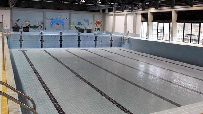 Piscina comunale, j’accuse di Benedetti