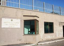 Minaccia di morte la moglie e i figli ma i carabinieri lo arrestano 