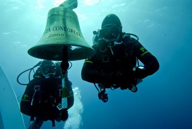 Non si trova più la campana della nave 