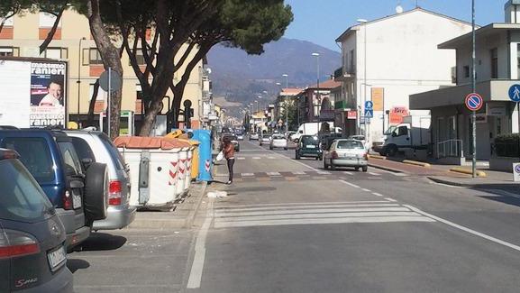 Via Oste, dieci negozi chiusi in due anni
