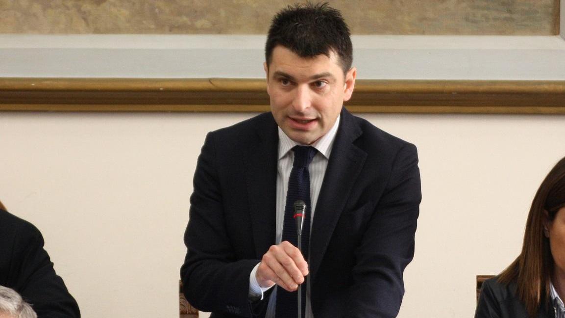 L'assessore al Bilancio Giacomo Cerboni durante la relazione al consiglio comunale sul consuntivo 2018