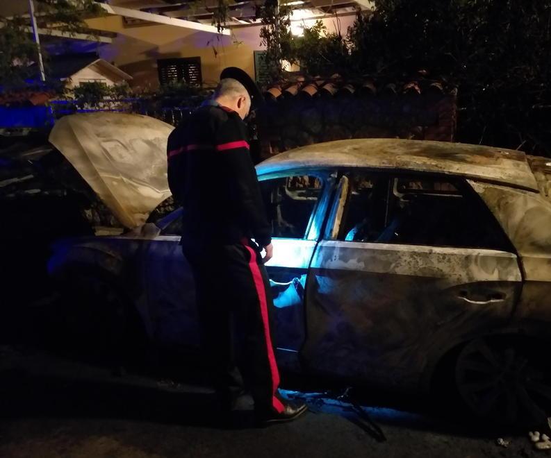 Arrestato il piromane della Versilia mentre cerca di rubare benzina 
