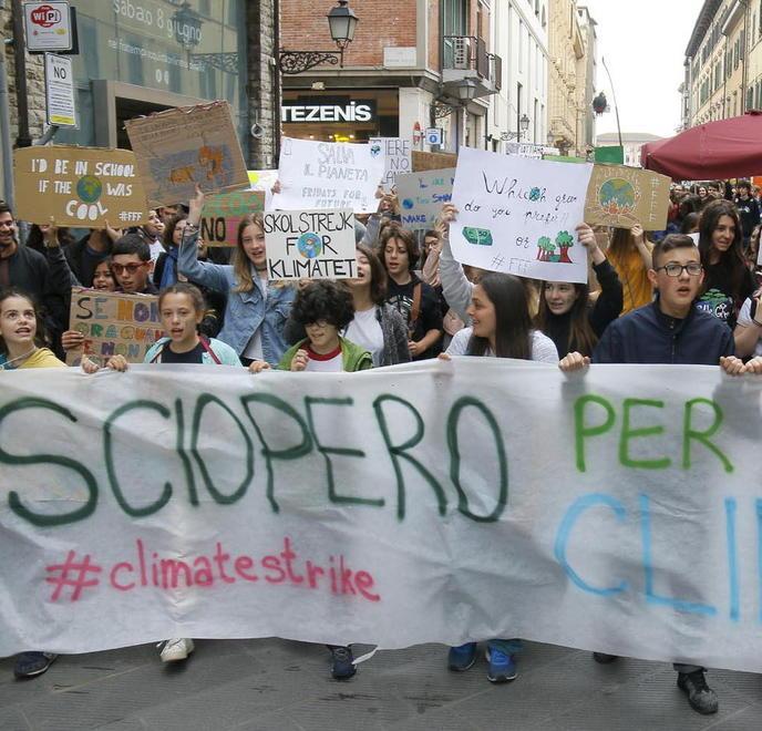 Suona la sirena, il pianeta è a rischio estinzione 
