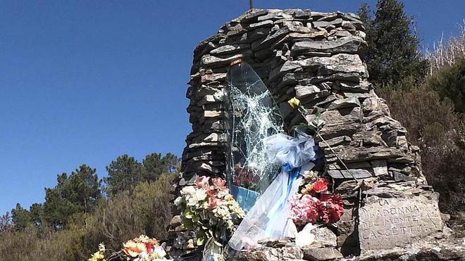 Spaccano il vetro che protegge la Madonna