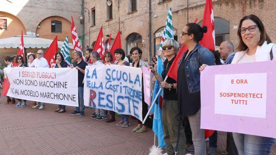 «Le idee non possono essere sospese» Solidarietà alla prof