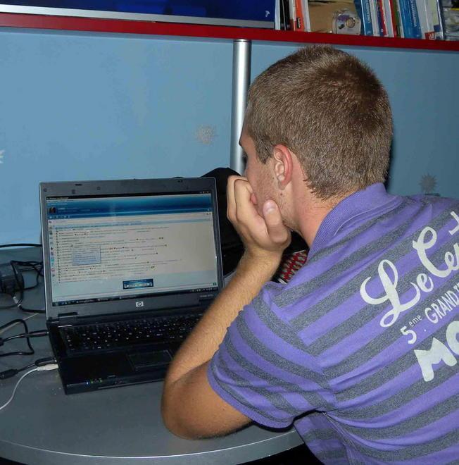 Oltre cento firme per l’accesso al web con la banda larga