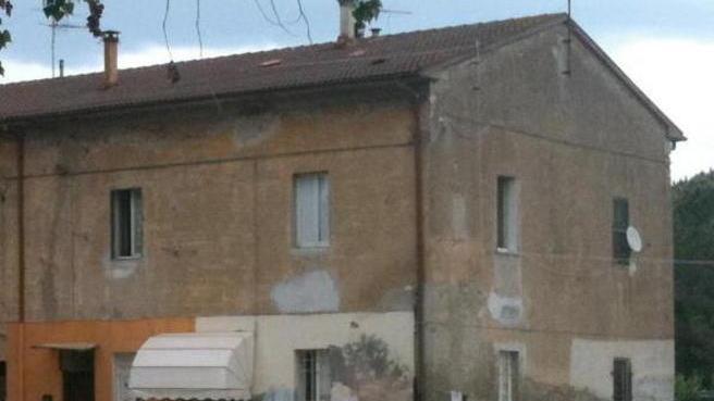 Il palazzo di via Apuania rimarrà ancora al Comune