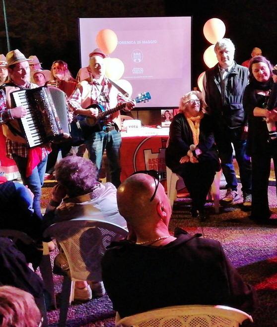 Quasi una festa collettiva le sfidanti gomito a gomito