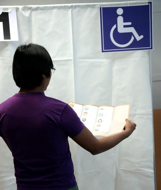 Urne anche all’ospedale Mille persone al lavoro