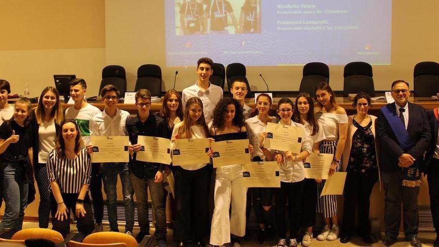 Ragazzi in quattro continenti