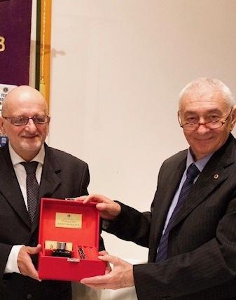 Consegnata a Marescotti la Penna d’Oro dei Lions per i suoi versi e romanzi