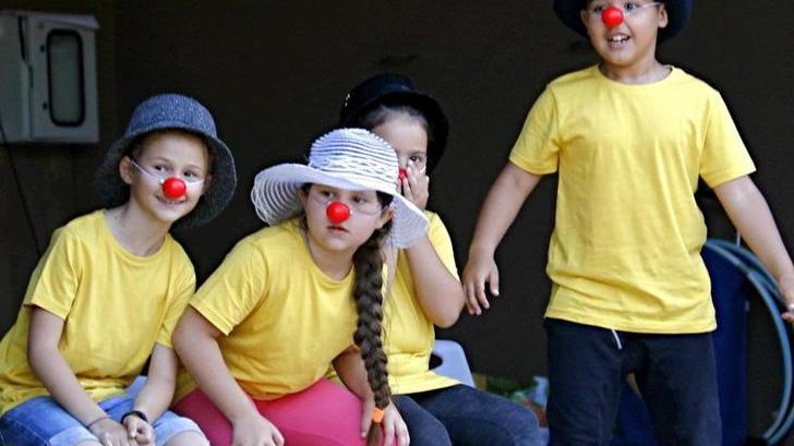 A Villa Mimbelli c'è la festa del circo: 600 bimbi tra giocolieri e animazione