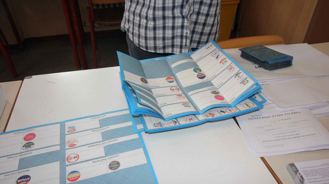 Piombino, via allo scrutinio per il sindaco: segui la diretta