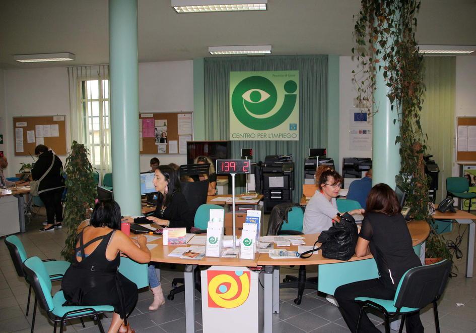 Centro per l’impiego della Versilia: in 26 rischiano il posto 