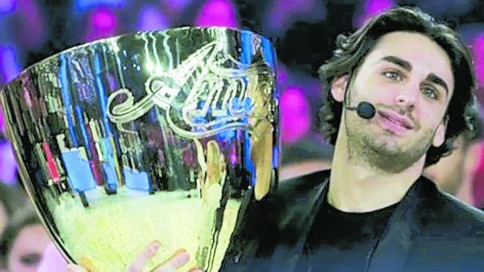 Amici, vince il bel tenore Alberto: «La musica sbaraglia i pregiudizi»