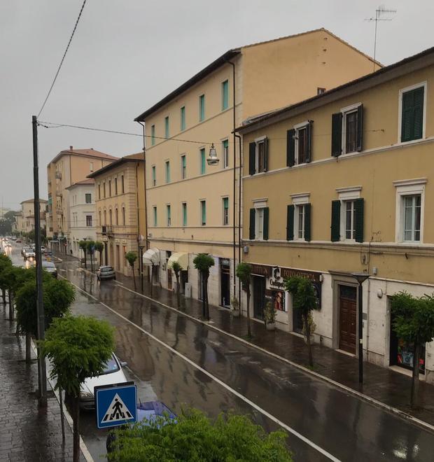 Maltempo, continua la pioggia e arriva il vento forte 