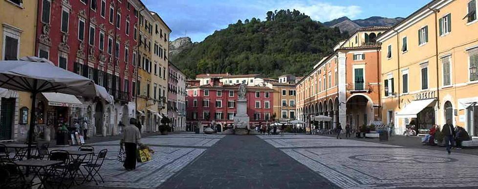 Dai turbanti ai gioielli, passando per i giardini, “Everything Marble”