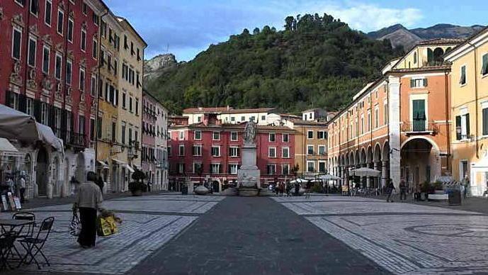 Dai turbanti ai gioielli, passando per i giardini, “Everything Marble”