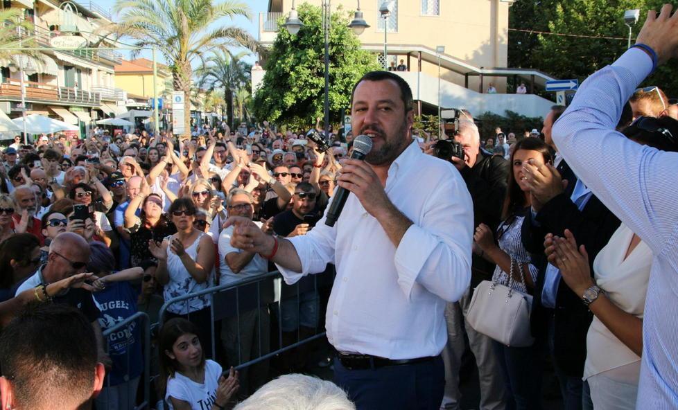 La Lega avvisa gli alleati: serve una ventata di aria fresca 