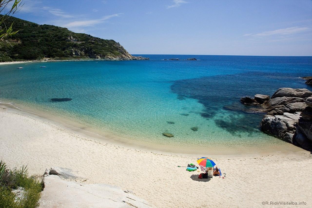 Campo, sono qui alcuni degli arenili più spettacolari dell'Elba