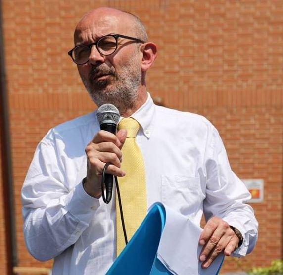 Montecchio: il paese piange Vittore Pecchini, preside e marinaio, morto a 57 anni 