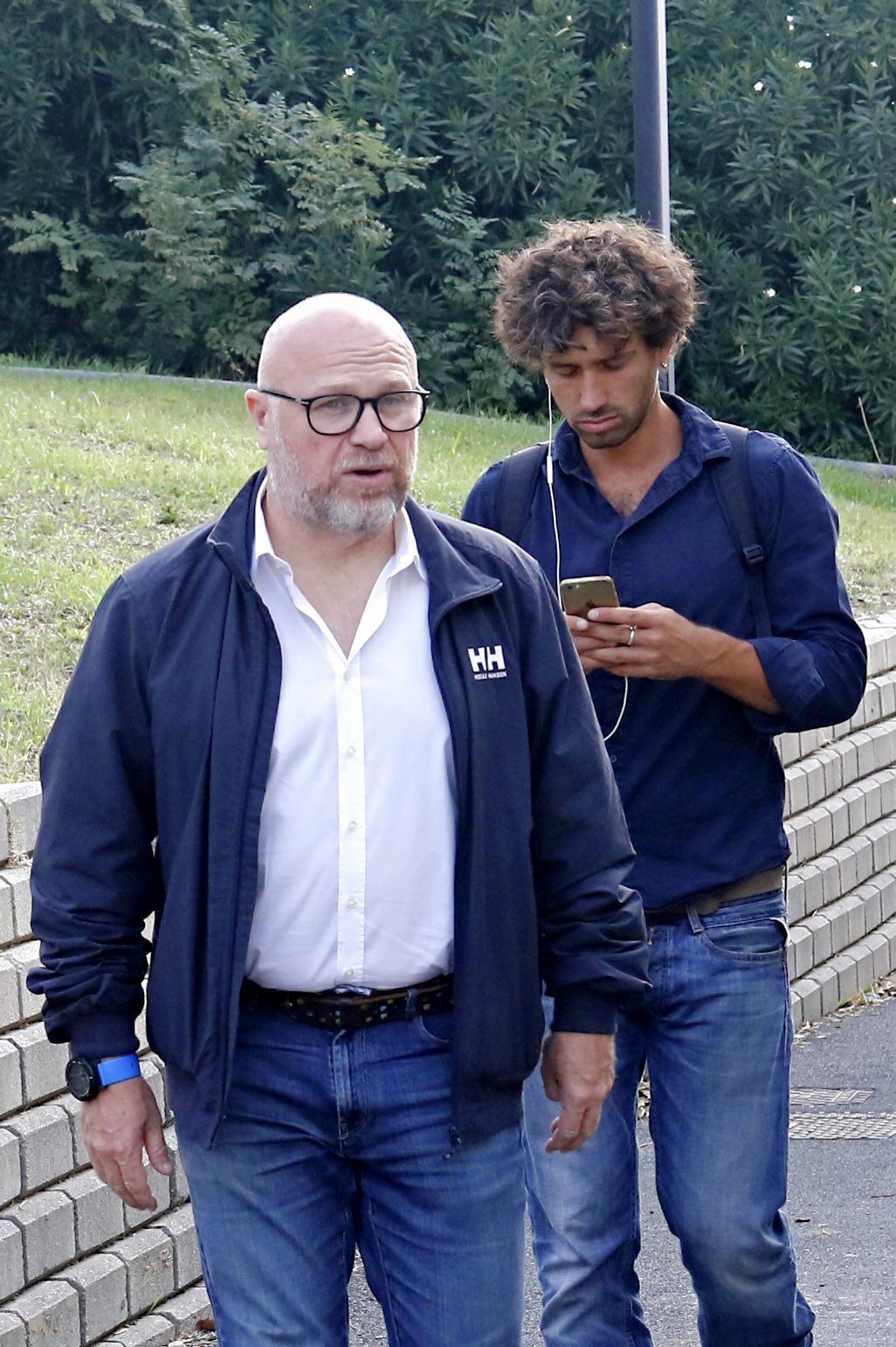Il portavoce di Nogarin: «Fatti degli errori, ma non pagherò solo io» 