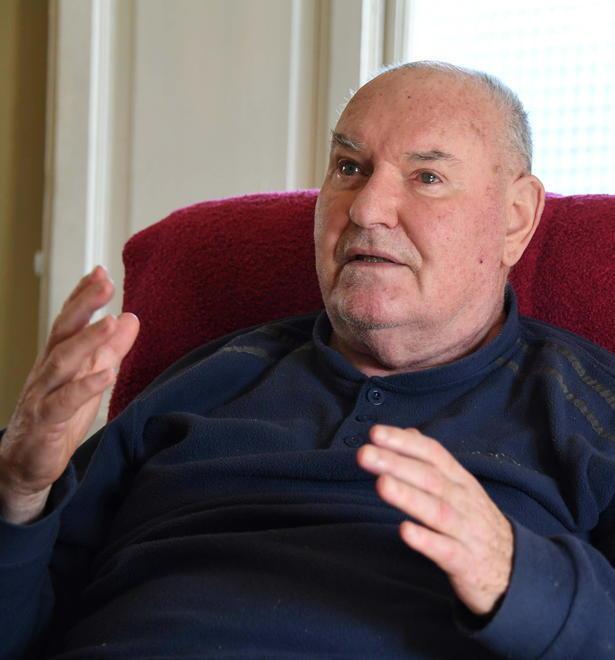 L’ex sindaco di Pontedera ed ex deputato Giacomo Maccheroni all’interno della sua abitazione (foto Franco Silvi)