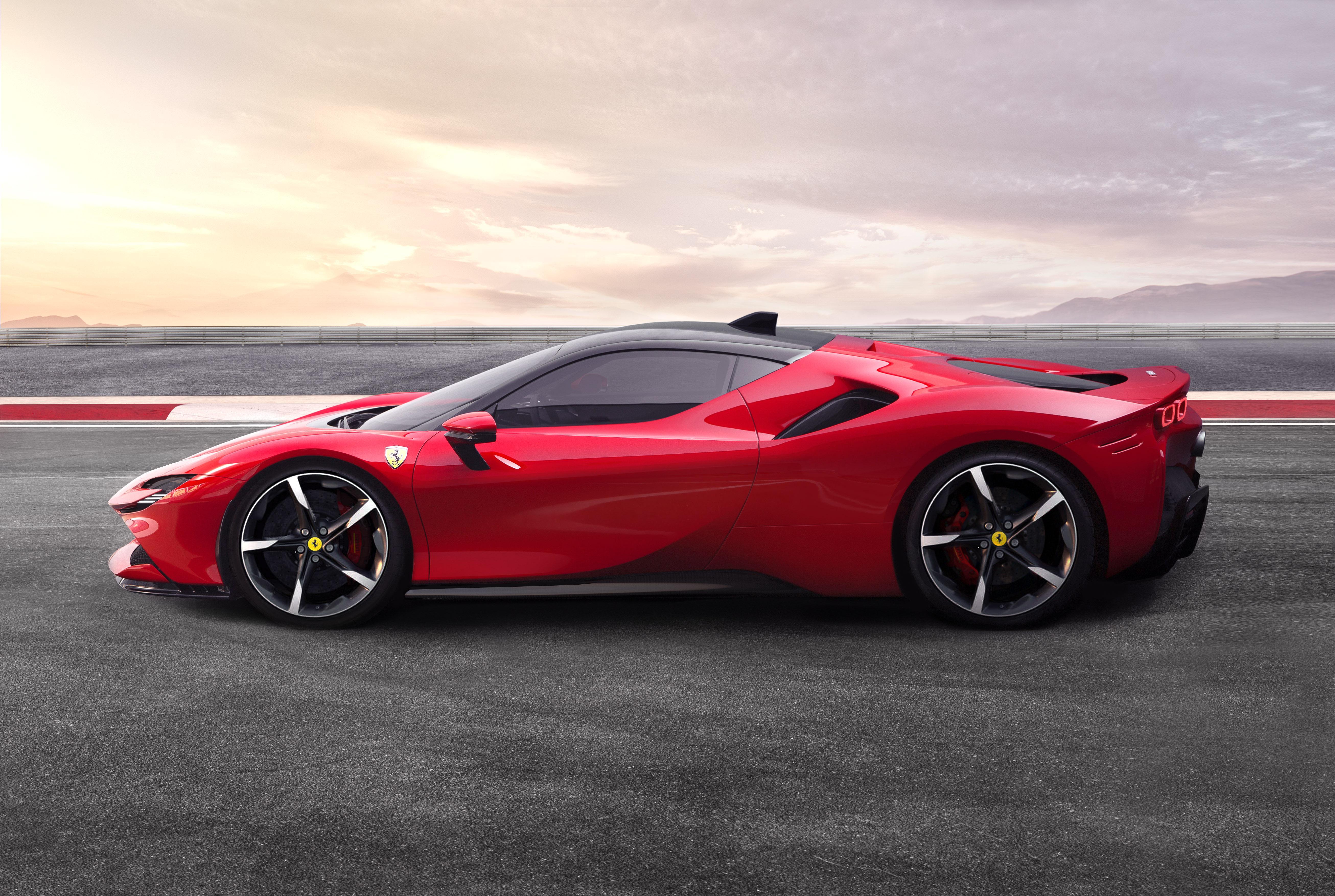 Maranello.  Ecco la  Ferrari SF90 Stradale la prima rossa ibrida 