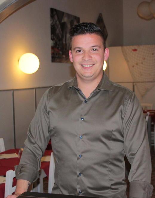 Il titolare della pizzeria fa arrestare il ladro