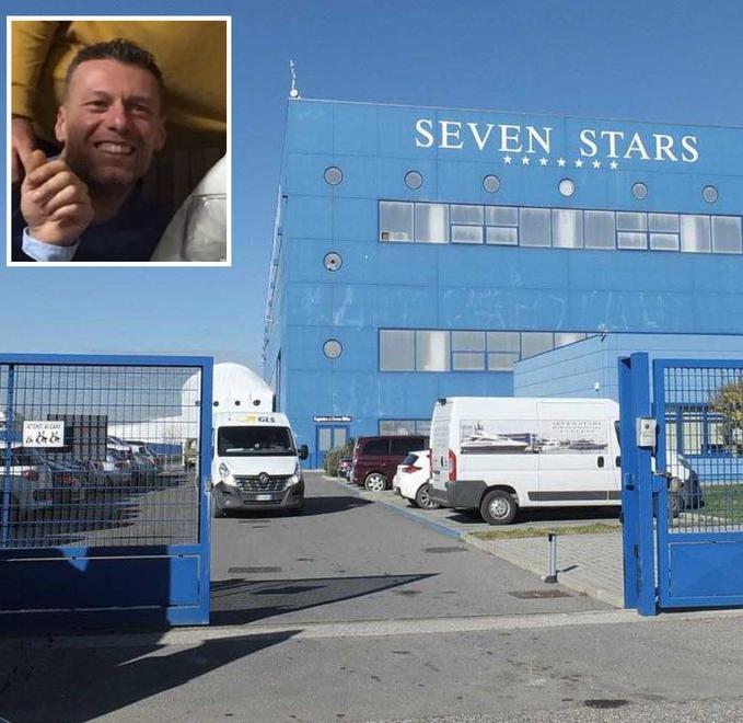 Nel riquadro Alessandro Colombini e nella foto grande il cantiere dove è morto (Foto Muzzi