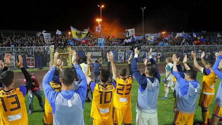 La città dell’oro brilla solo per il Pisa nella gara più emozionante dell’anno