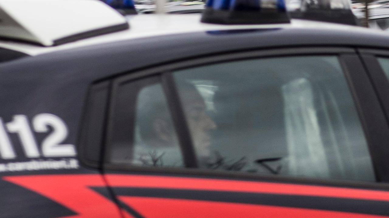 Carpi, ruba il cellulare ma viene arrestato quando lo riporta per avere il riscatto