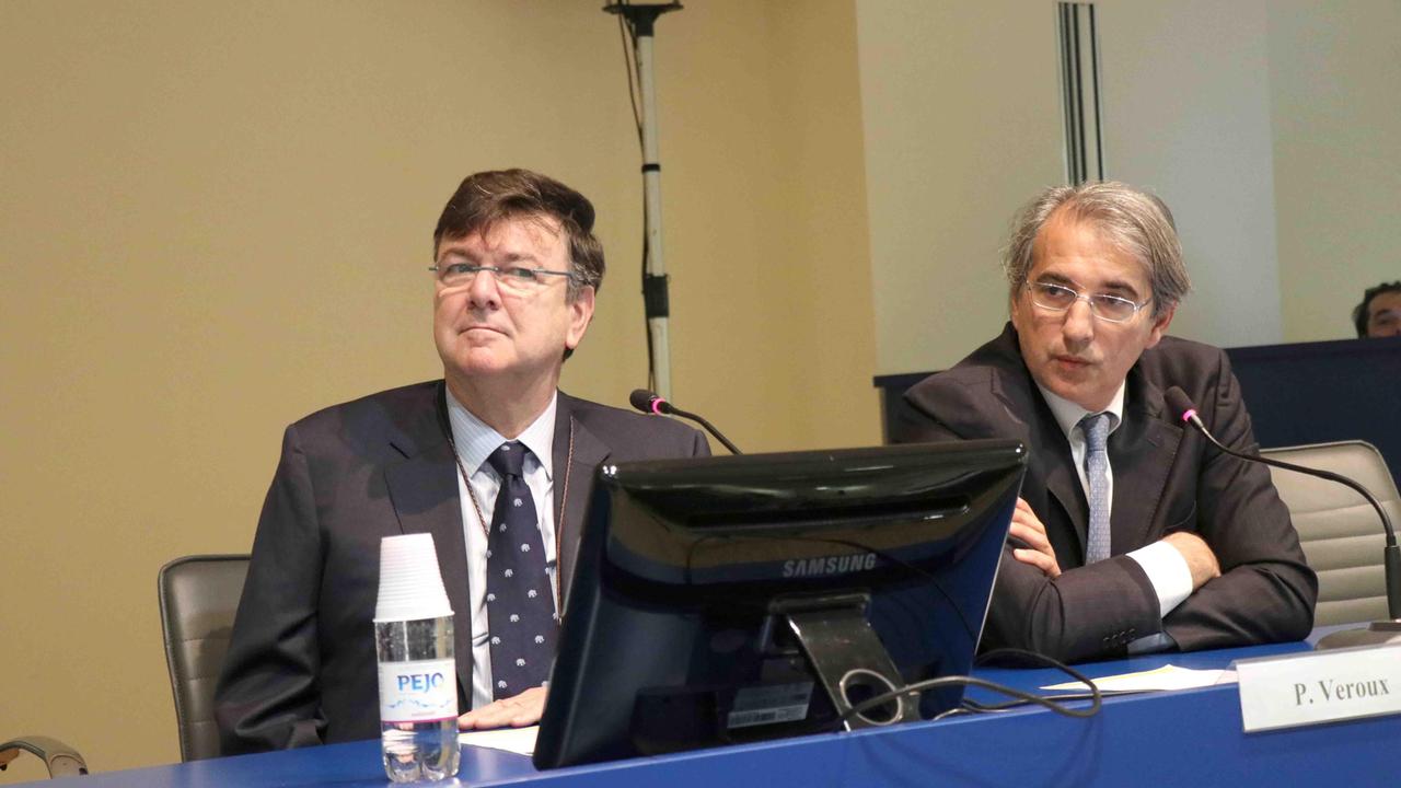 I professori Paolo Zamboni, a sinistra, e Pierfrancesco Veroux al convegno internazionale sulle malattie naurovascolari a Ferrara