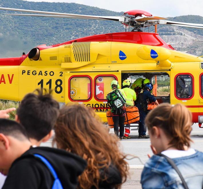 L'elisoccorso Pegaso durante la cerimonia per i 20 anni di attività (foto Agenzia Bf)