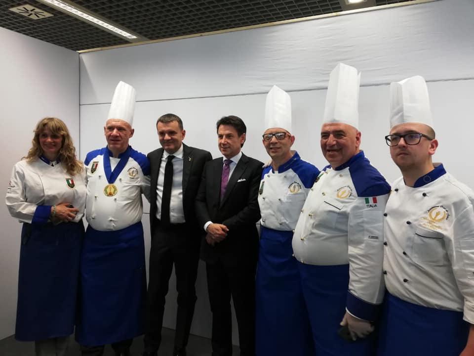 Nicola Pieraccini, secondo da sinistra, insieme al ministro Centinaio e al premier Conte