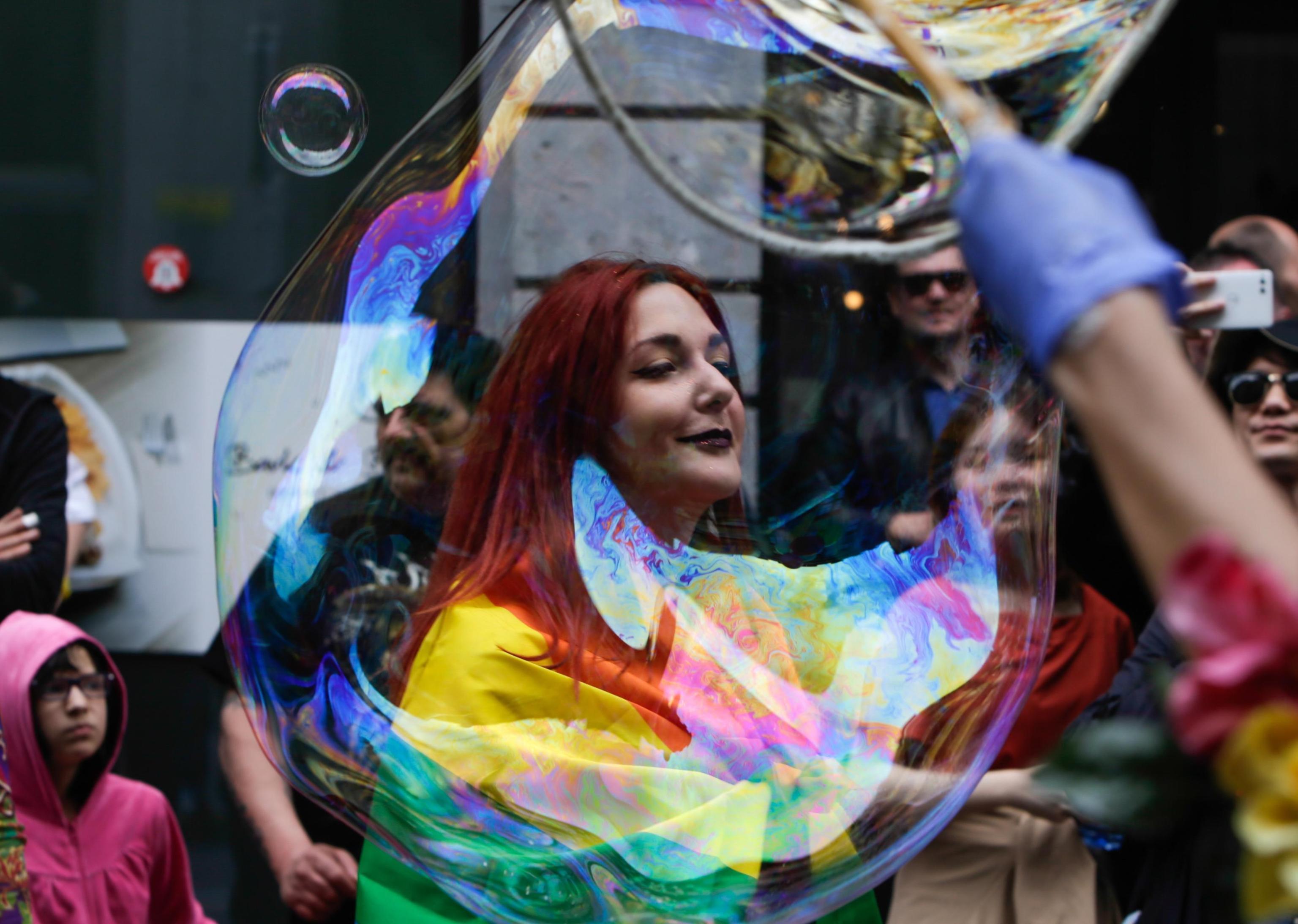 Il Modena Pride sfila per i diritti gay Attese 15mila persone in centro 