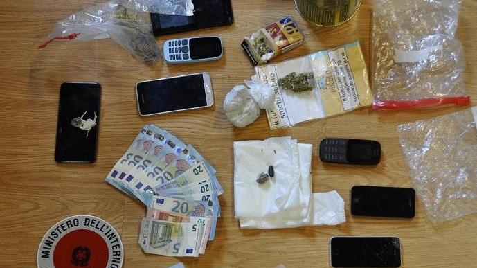 Ancora spaccio di droga nei boschi verso Siena Tre arresti, sei denunce
